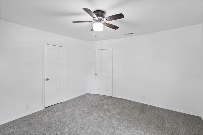 Building Photo - 2515 Yeager St