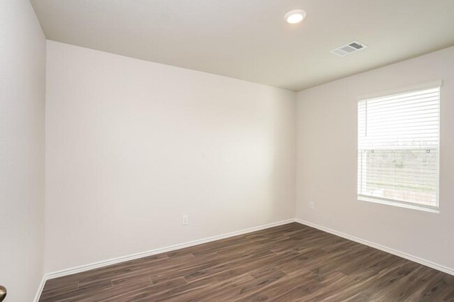 Building Photo - 9020 Yellow Rose Dr