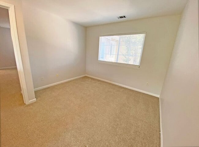 Building Photo - 2247 3rd St