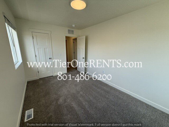 Building Photo - NO DEPOSIT option available for qualified renters with Obligo