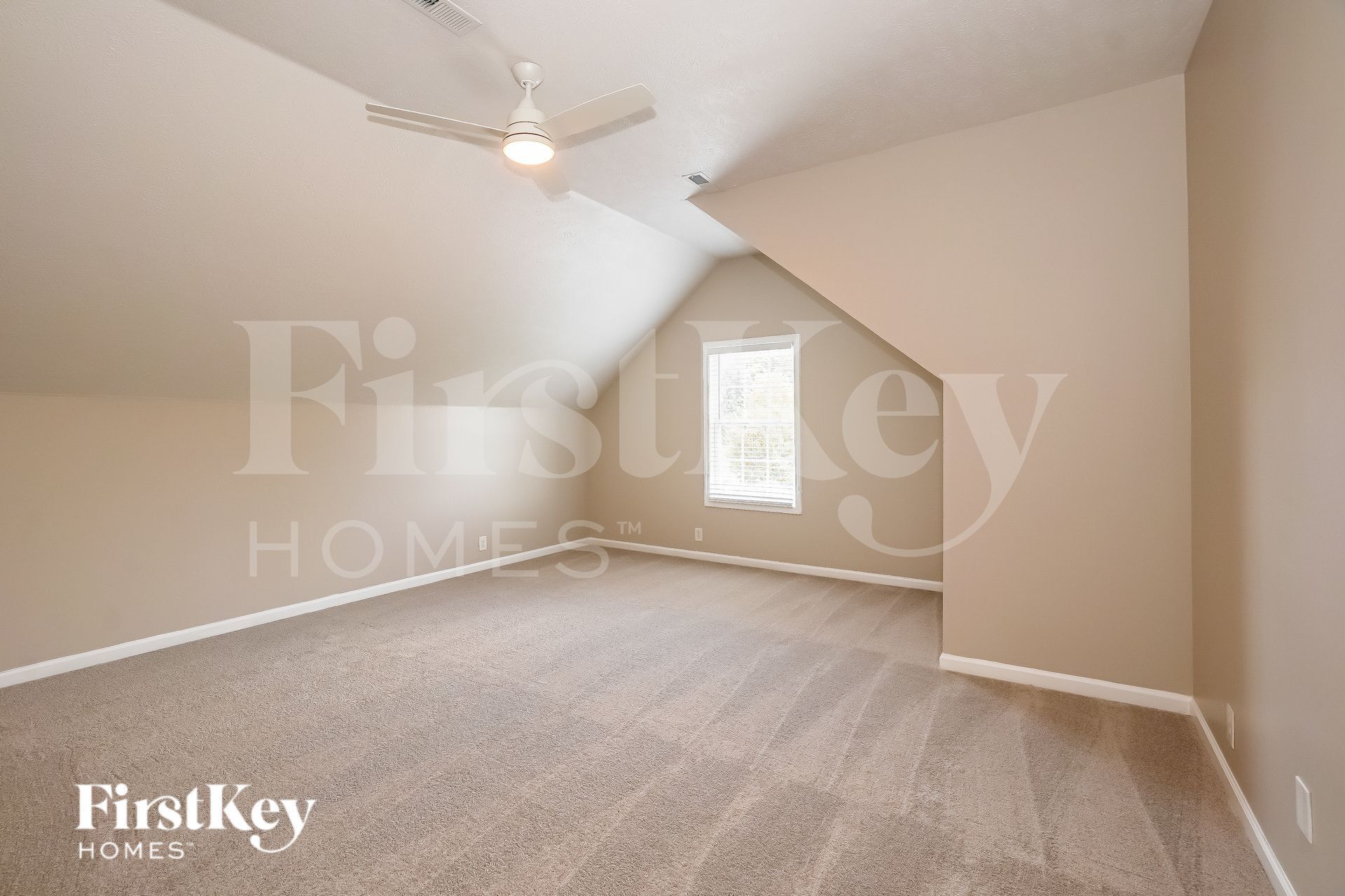 Building Photo - 3508 Clover Hill Dr
