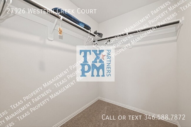 Building Photo - 27926 Western Crk Ct