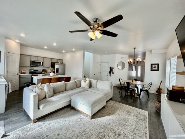 Building Photo - 1530 E Erickson Knl Ln