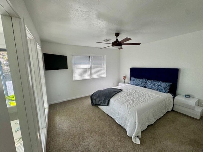 Building Photo - (2)Bed/(2.5) Bath + Study and Storm Shelter Avail Dec 1!