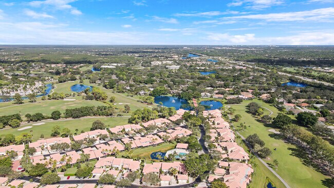 Building Photo - 204 Old Meadow Way