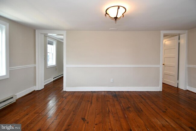 Building Photo - 17 - Apt. #1 Madision Street Unit