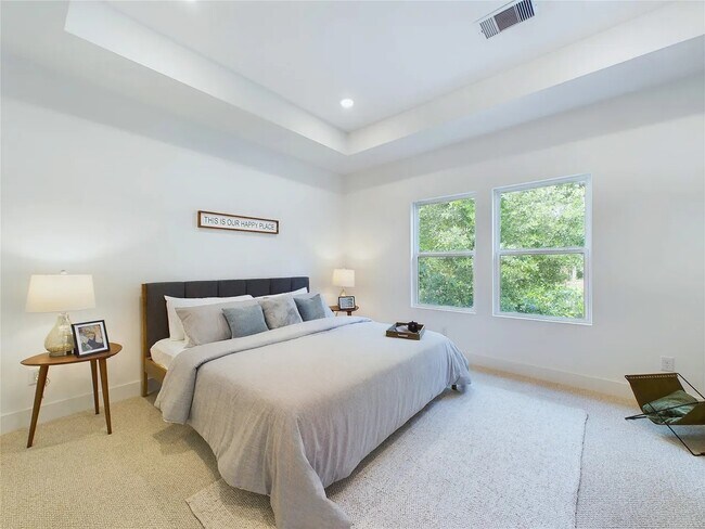 Building Photo - 778 W Tidwell Rd