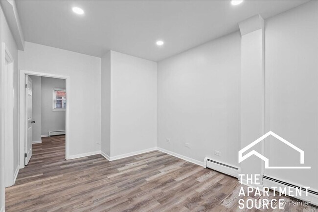 Building Photo - 7319 N Rogers Ave
