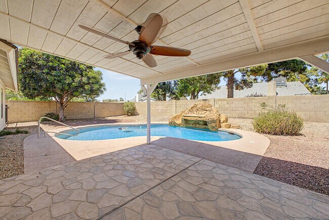 Building Photo - 4812 E Gary St