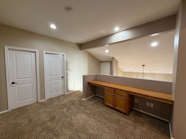 Building Photo - Beautiful Large Two Story Home is Centrall...