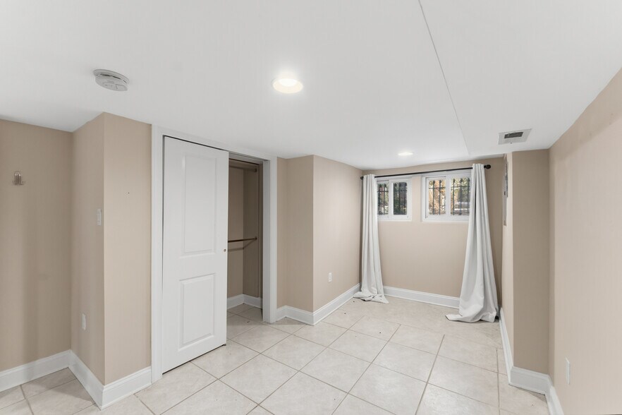 Basement bedroom 2 - 11 R Street NW