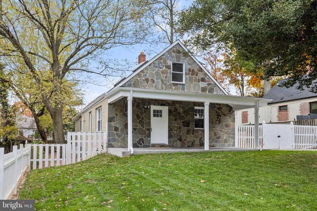 Building Photo - 7213 Tyler Ave