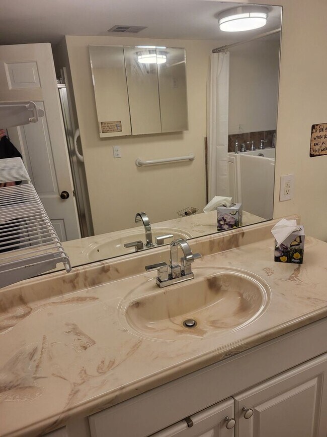 Building Photo - 5 Dupaw Gould Rd