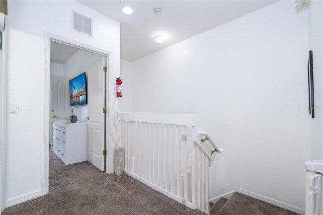 Building Photo - 2433 Caravelle Cir