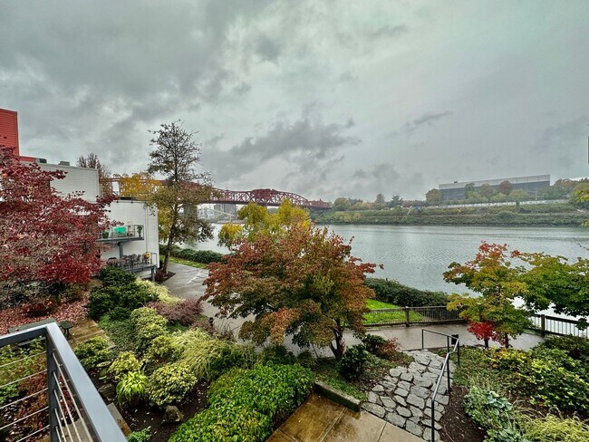Building Photo - Spacious 2BR/2BA Condo – 1,086 SF + Parking + River Views | NW Portland