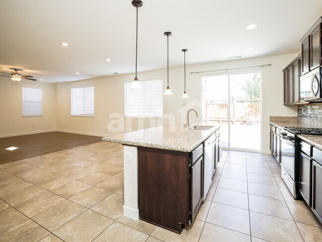 Building Photo - 7039 Cinder Village Dr