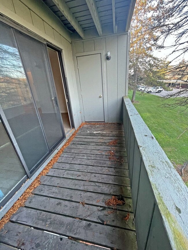 Building Photo - Two Bedroom Available in Harbour Cove on t...