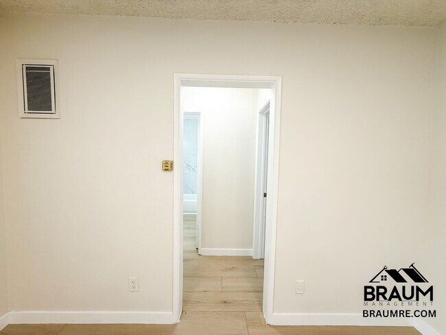 Building Photo - 6336 Tujunga Ave