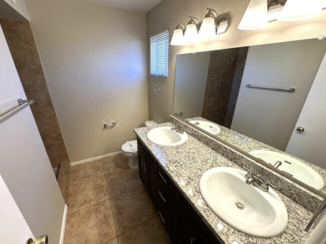 Building Photo - 2181 E Concorda Dr