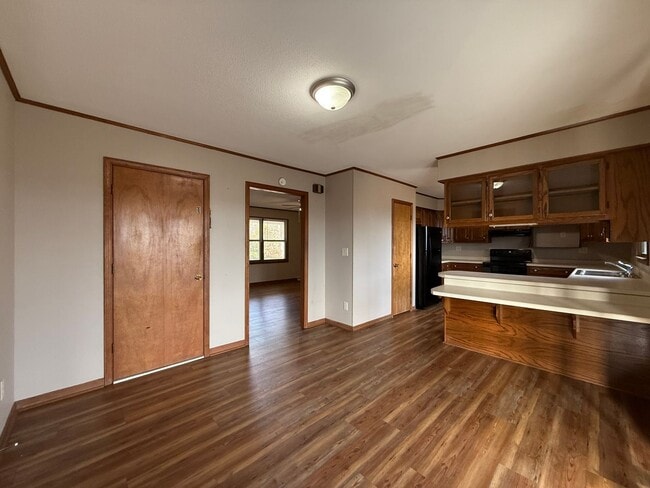 Building Photo - 5 Bedroom, 2 Bathroom Home in Greene County, TN