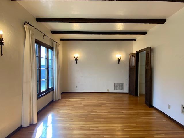 LIVING ROOOM - 1841 Kelton Ave