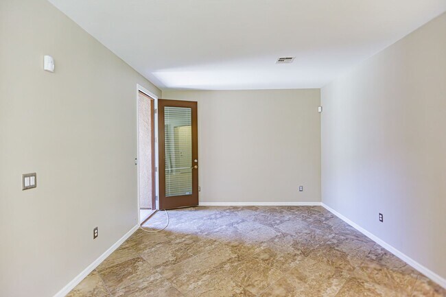 Building Photo - Townhome near Downtown Summerlin