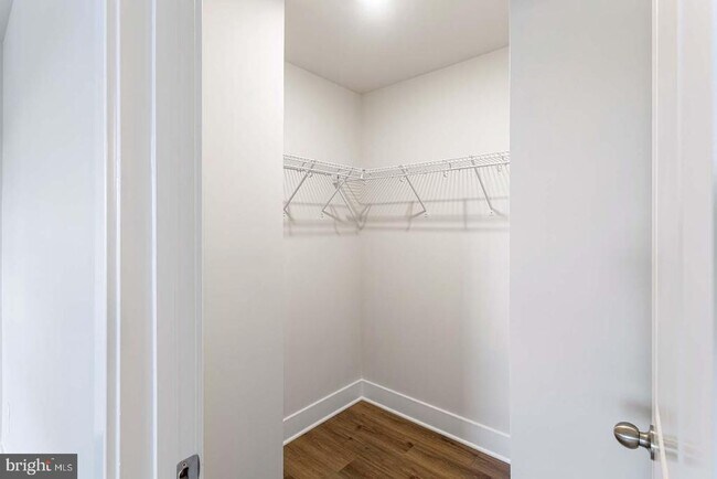 Building Photo - 231 MATILDA