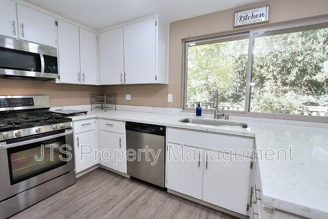 Building Photo - 6913 Navarro Ct
