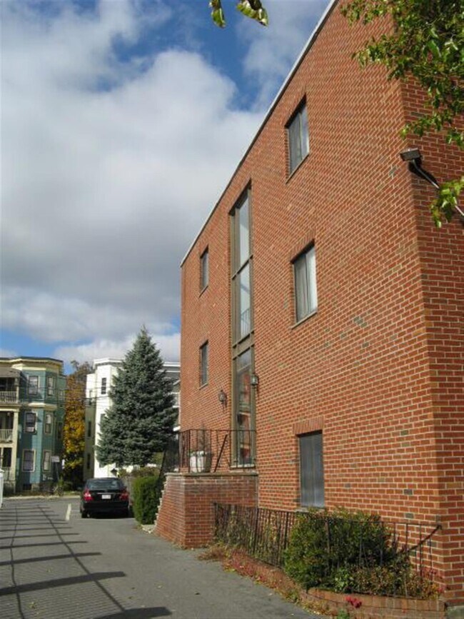 86 Newbury St 86 Newbury St Somerville MA 02144 Apartment Finder