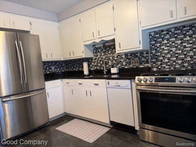 Building Photo - 1002 E Lincoln Ave