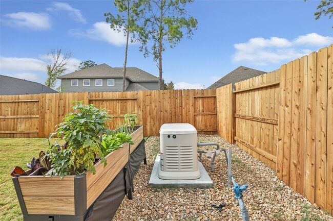 Building Photo - 16907 Kyler Crk Trl