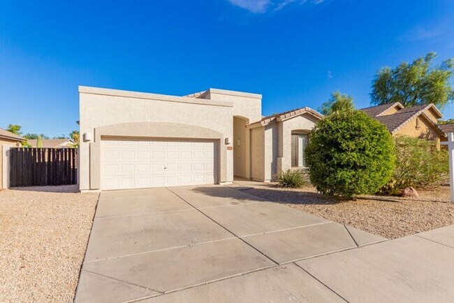 Primary Photo - Single level rare to find 3 bed house in G...