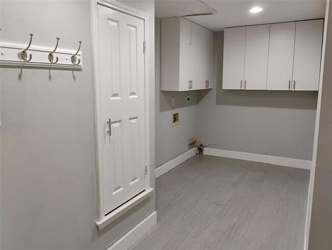 Building Photo - 2018 Ramona Cir