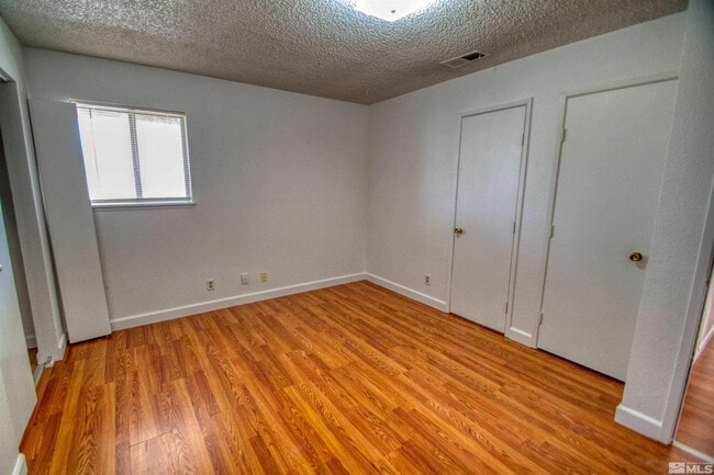 Building Photo - 264 W Park St