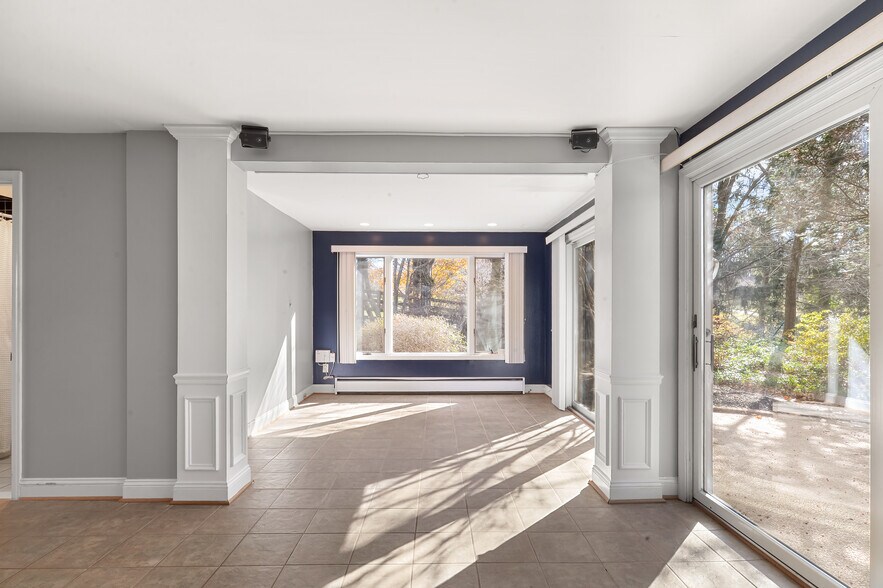 Building Photo - 2103 Laurel Brook Rd