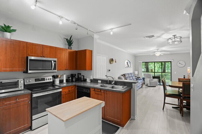 Building Photo - 2173 Tuscany Trace
