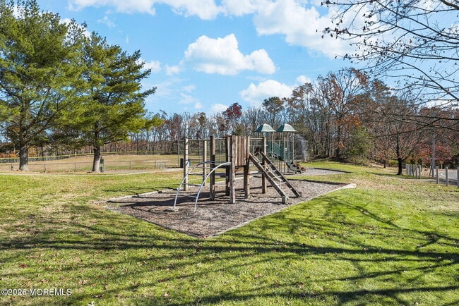 Building Photo - 141 Aster Ct