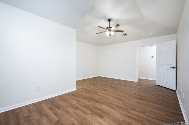 Building Photo - 963 River Rock