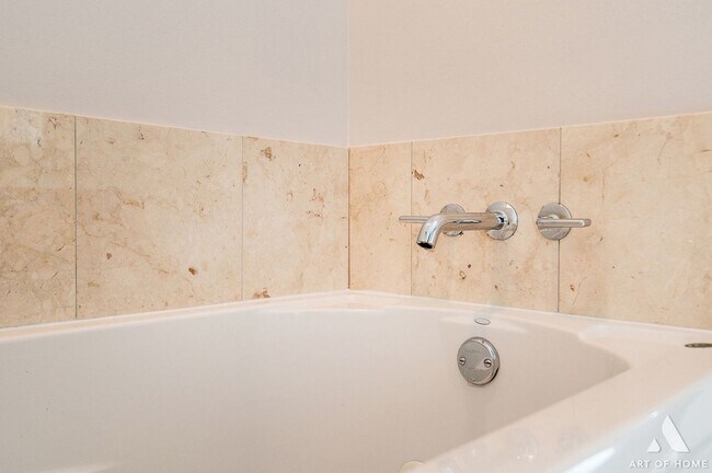 Building Photo - 600 N Fairbanks Ct