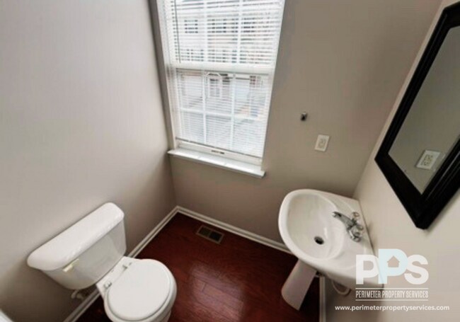 Building Photo - 6764 Blackstone Pl