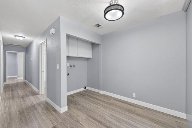 Building Photo - 4971 Geomax Ct