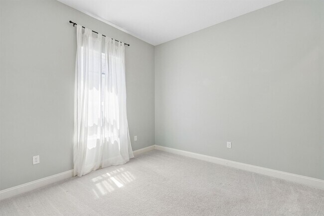 Building Photo - 95169 Poplar Way