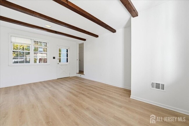 Building Photo - 35 Brooktree Rd