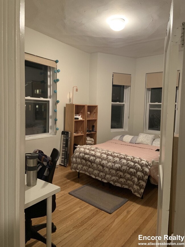 Building Photo - 38 Hemenway St