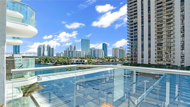 Building Photo - 19707 Turnberry Way