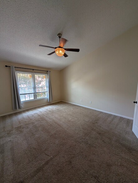 Building Photo - 4211 Minnard Ct
