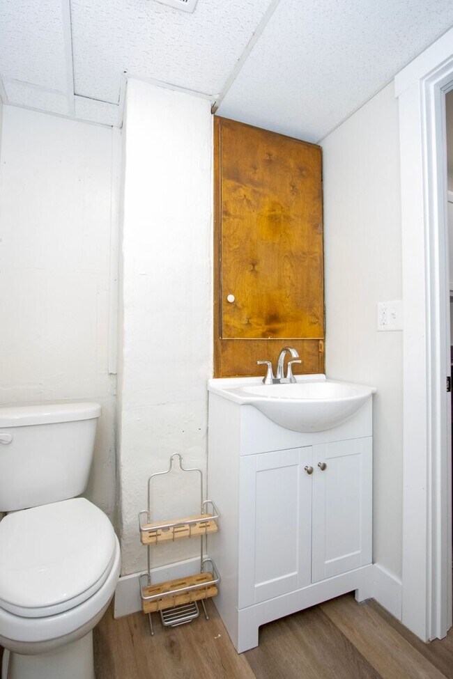 Building Photo - One Bedroom Duplex
