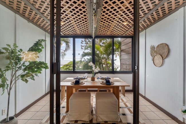 Building Photo - Live your best life in this well-appointed condo in Makaua Village