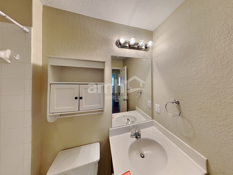 Building Photo - 2240 Hazelwood