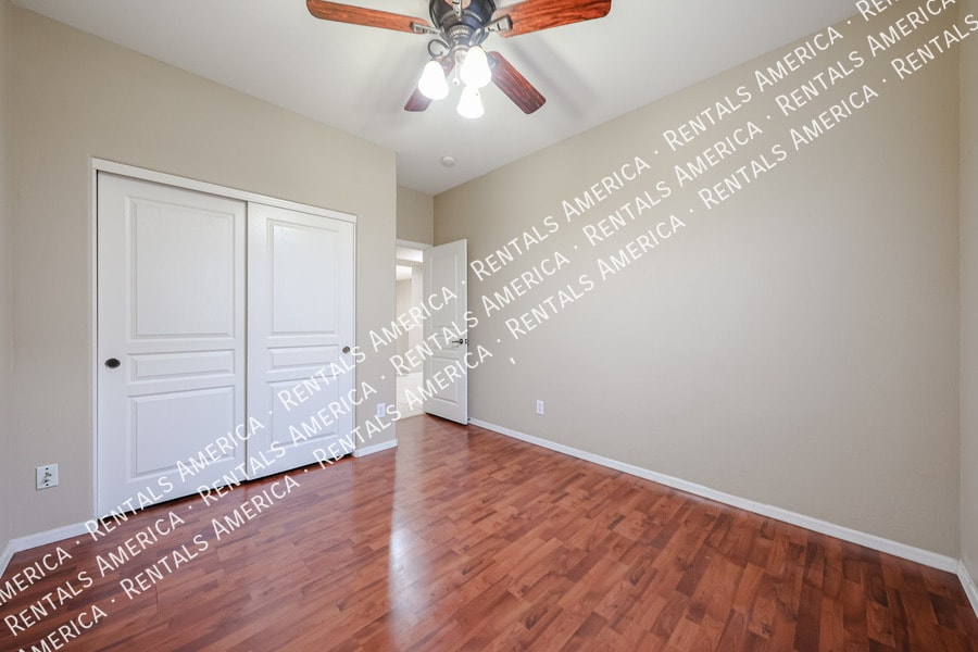 Building Photo - 7414 N 88th Ln